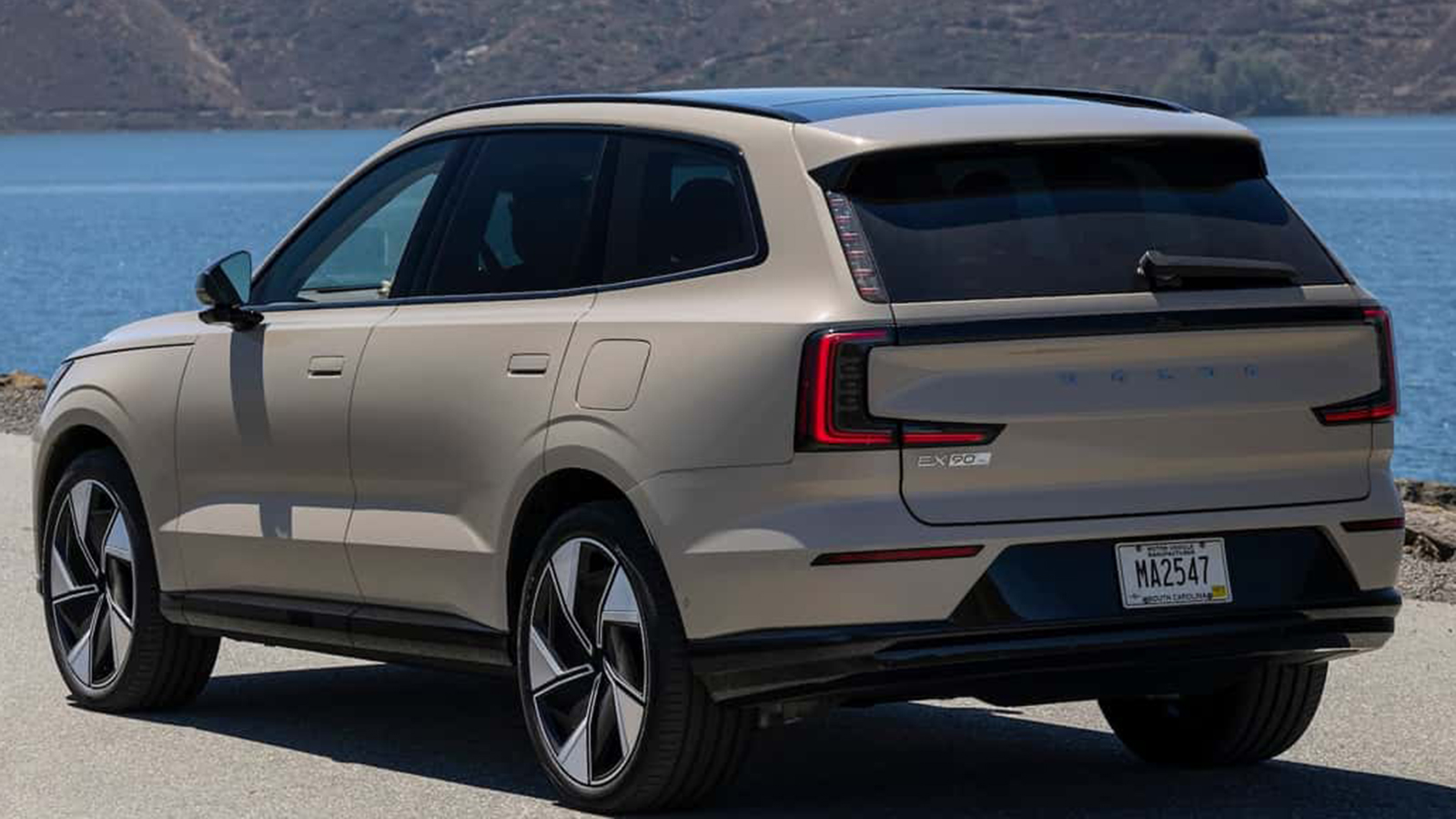 Αποκαλυπτήρια για το αναβαθμισμένο Volvo EX90